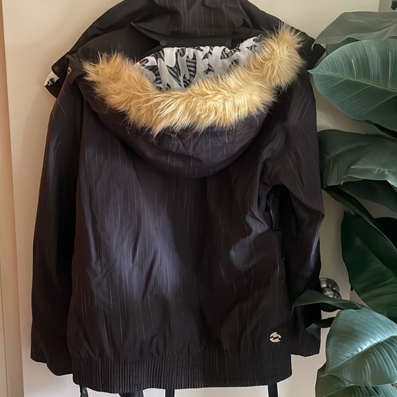 Billabong Snowboarding Jacket - Picture 6 of 8